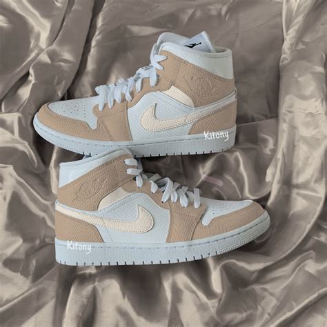 nike jordans beige damen|nike jordan frauen.